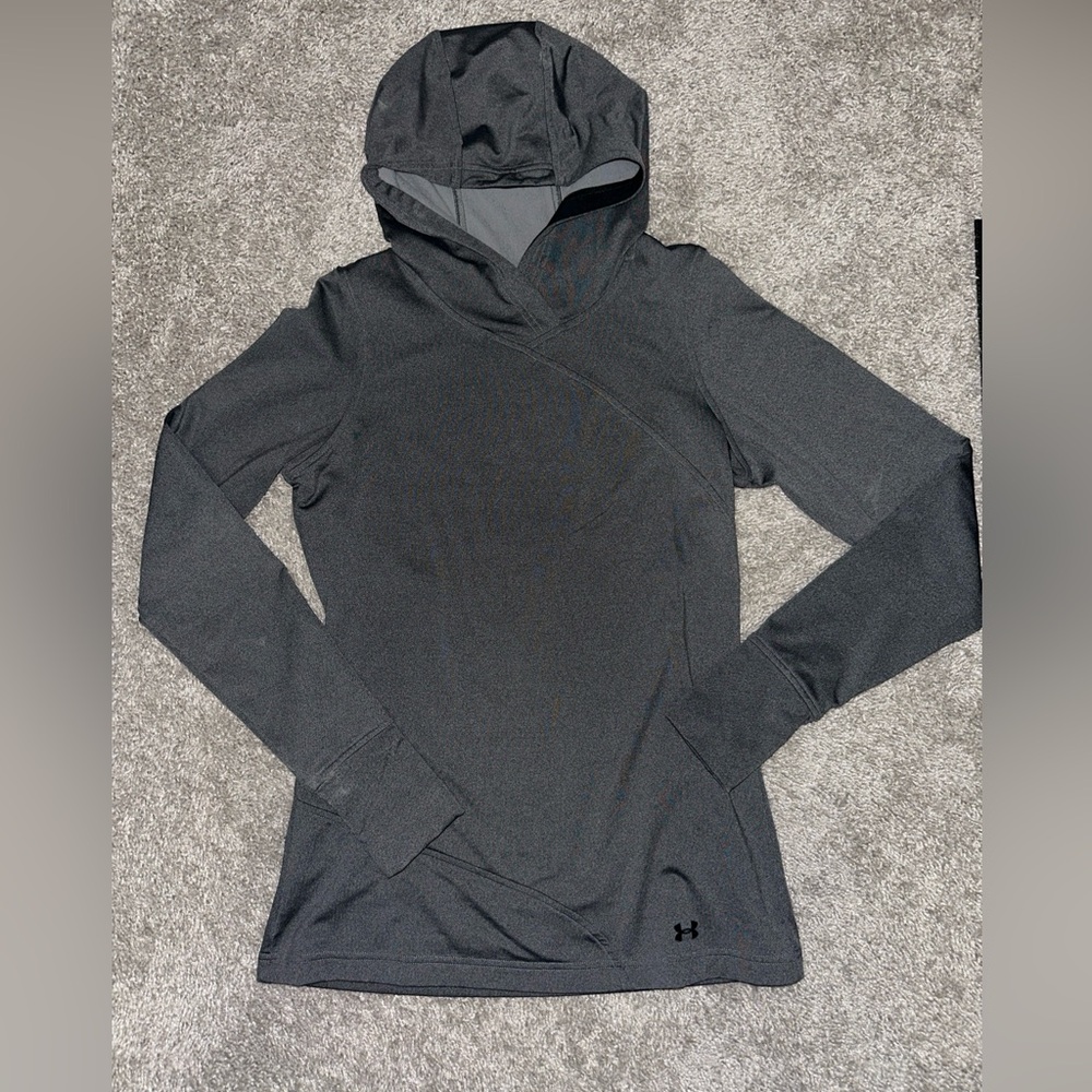 Under Armour Women's Medium Gray Coldgear Fitted Pullover Hoodie EUC